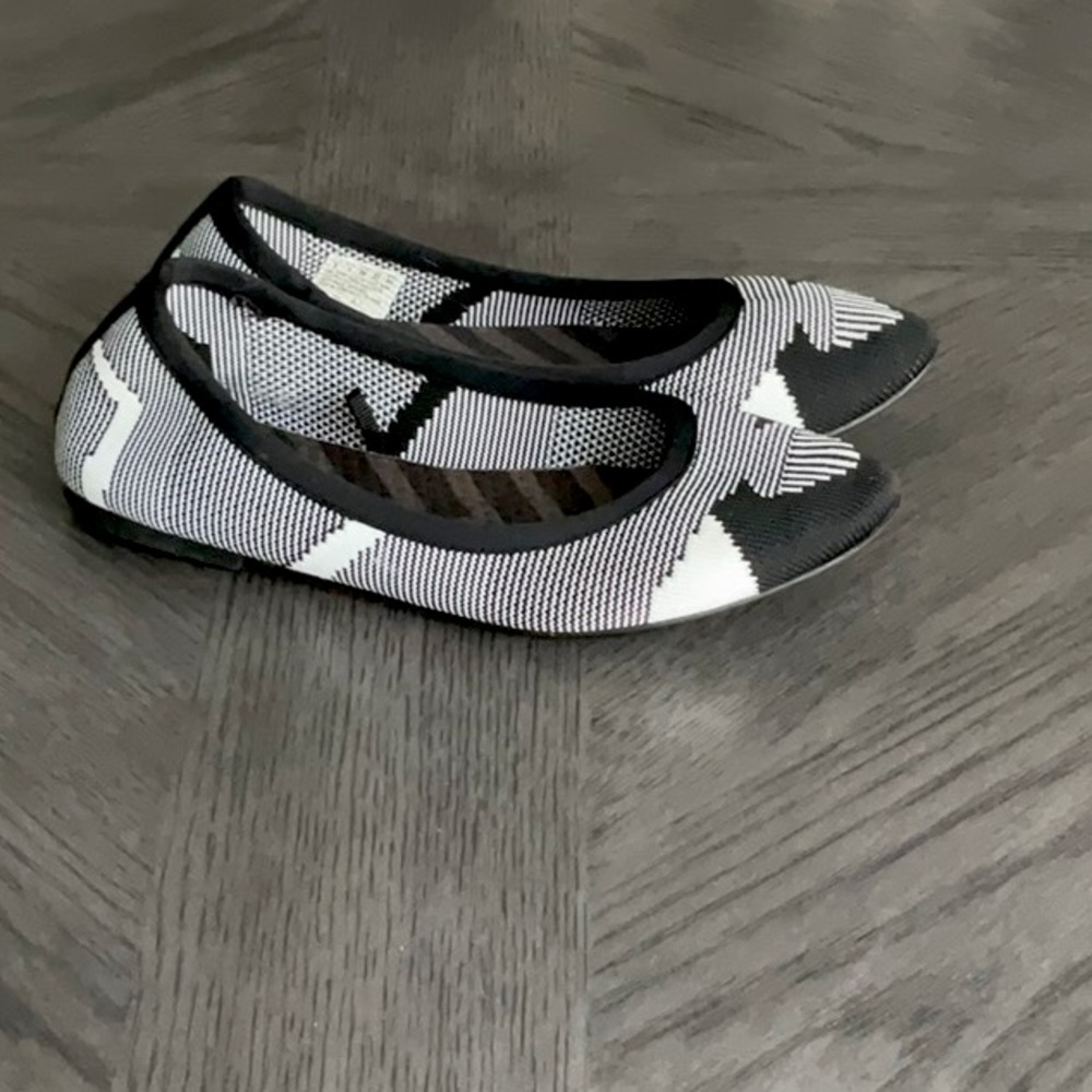 Sketcher slip on flat shoe